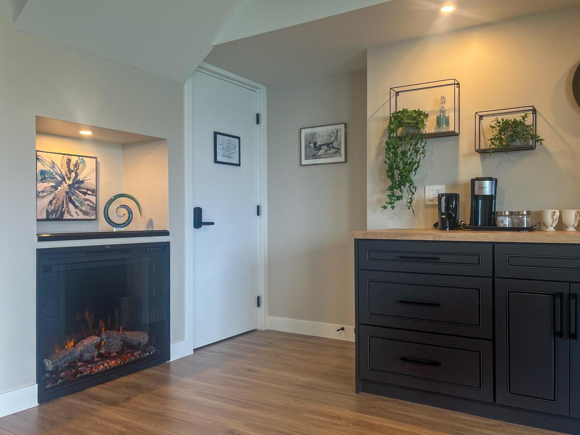 Kelowfornia Lakeview Retreat ケロウナ 部屋 写真