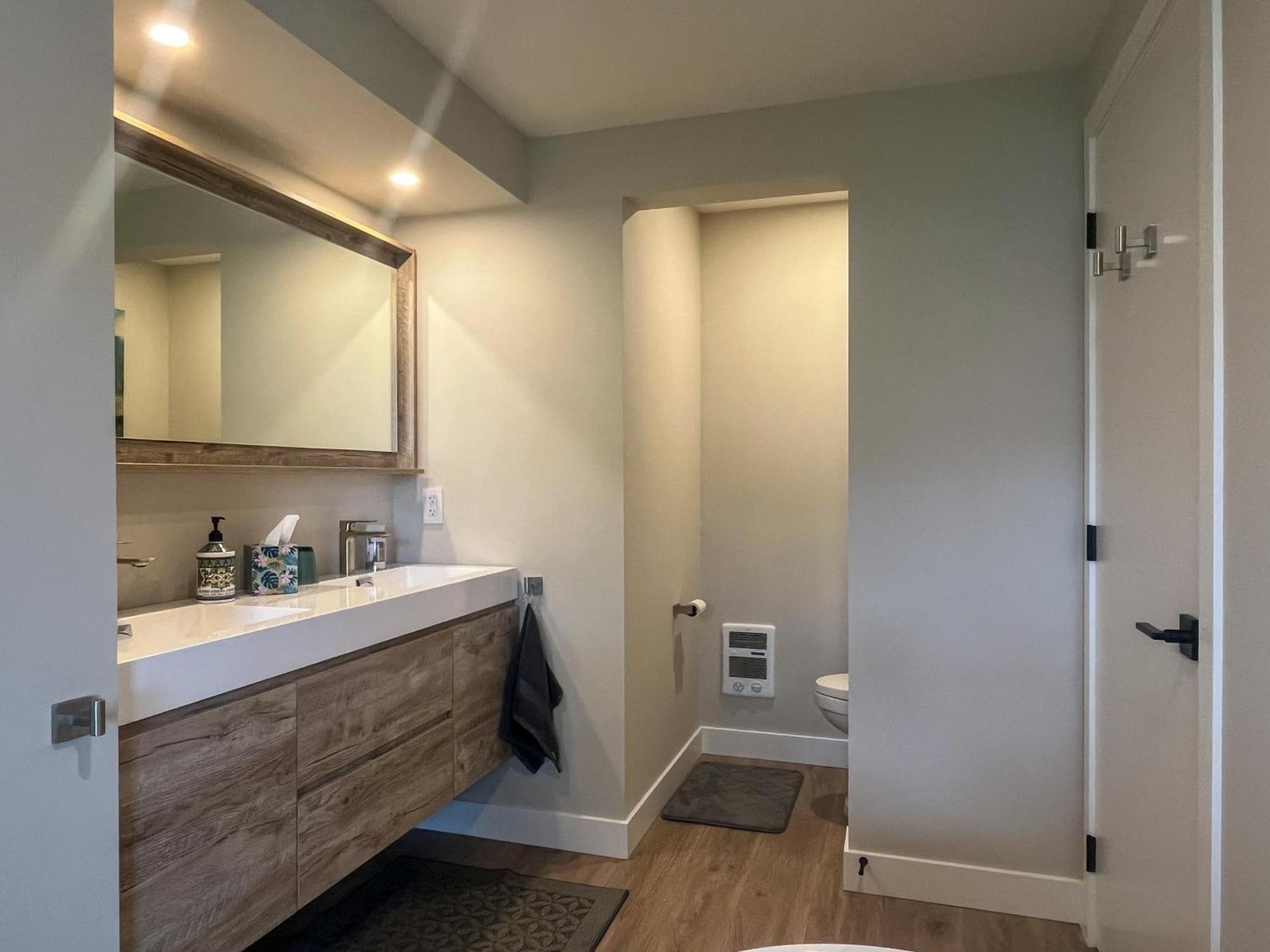 Kelowfornia Lakeview Retreat ケロウナ 部屋 写真