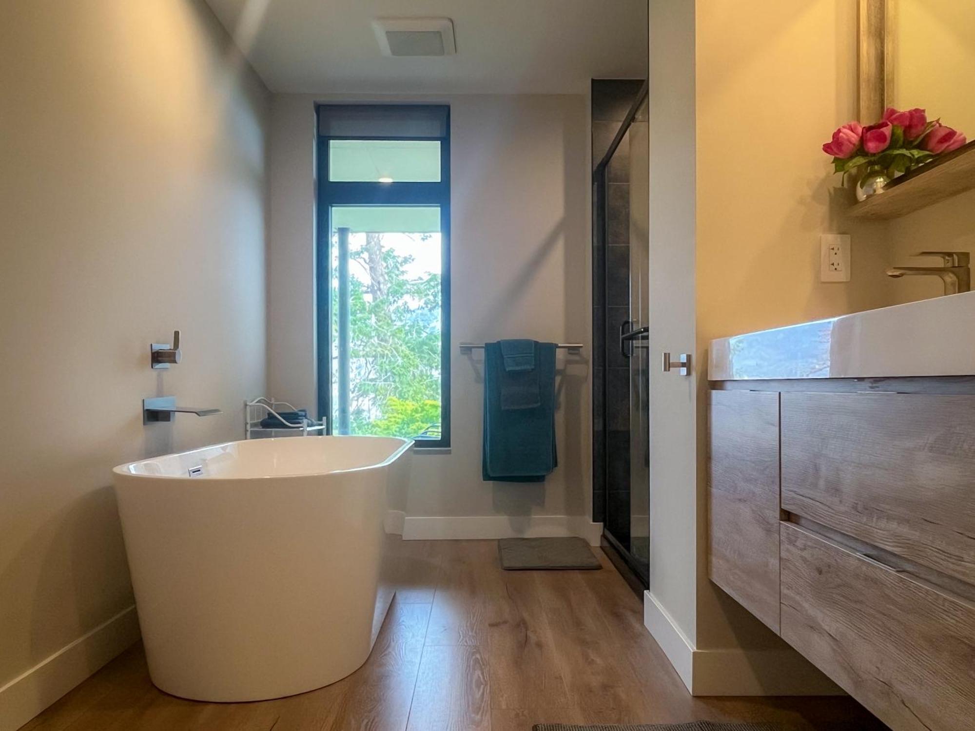 Kelowfornia Lakeview Retreat ケロウナ 部屋 写真