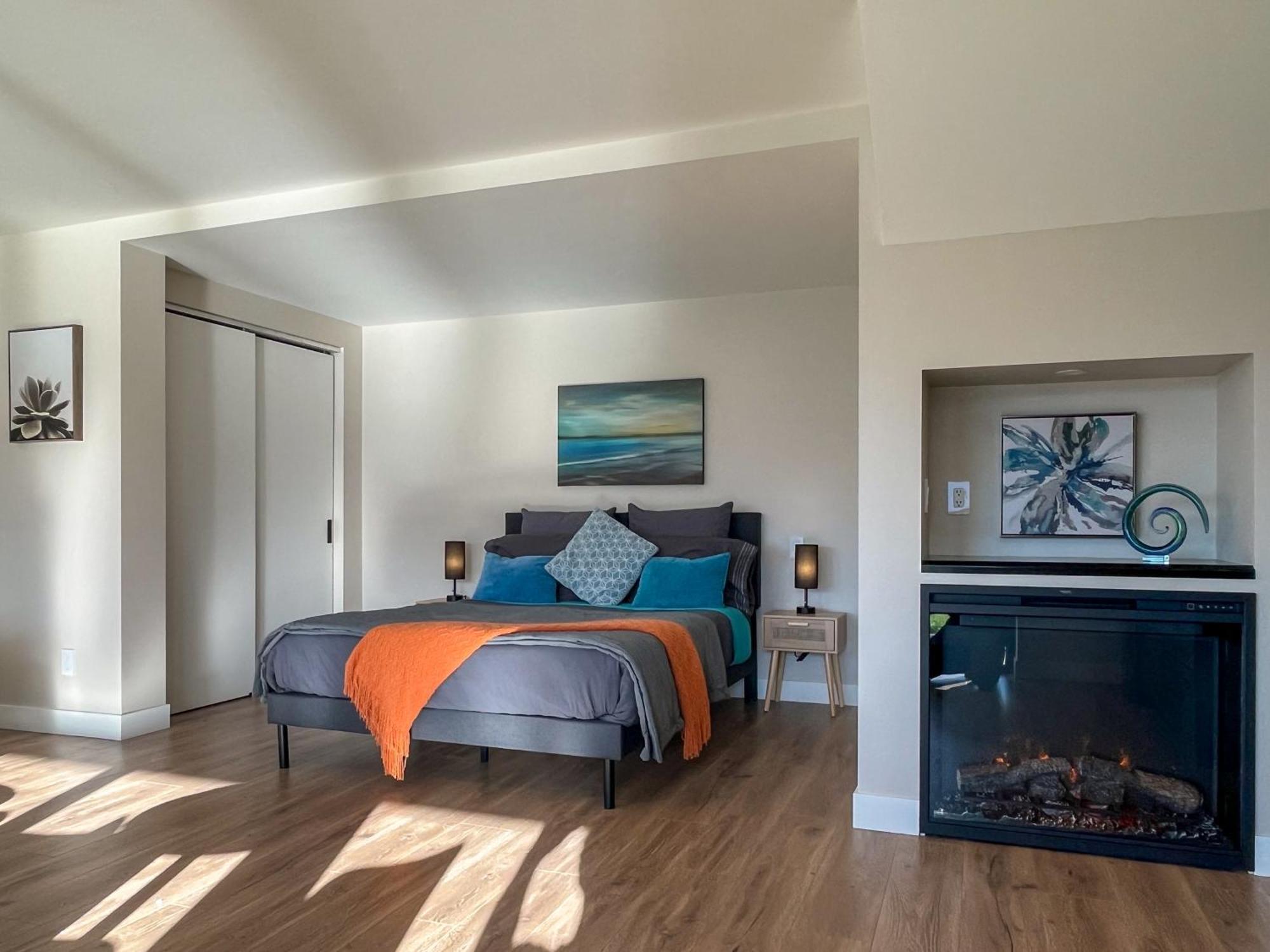 Kelowfornia Lakeview Retreat ケロウナ 部屋 写真